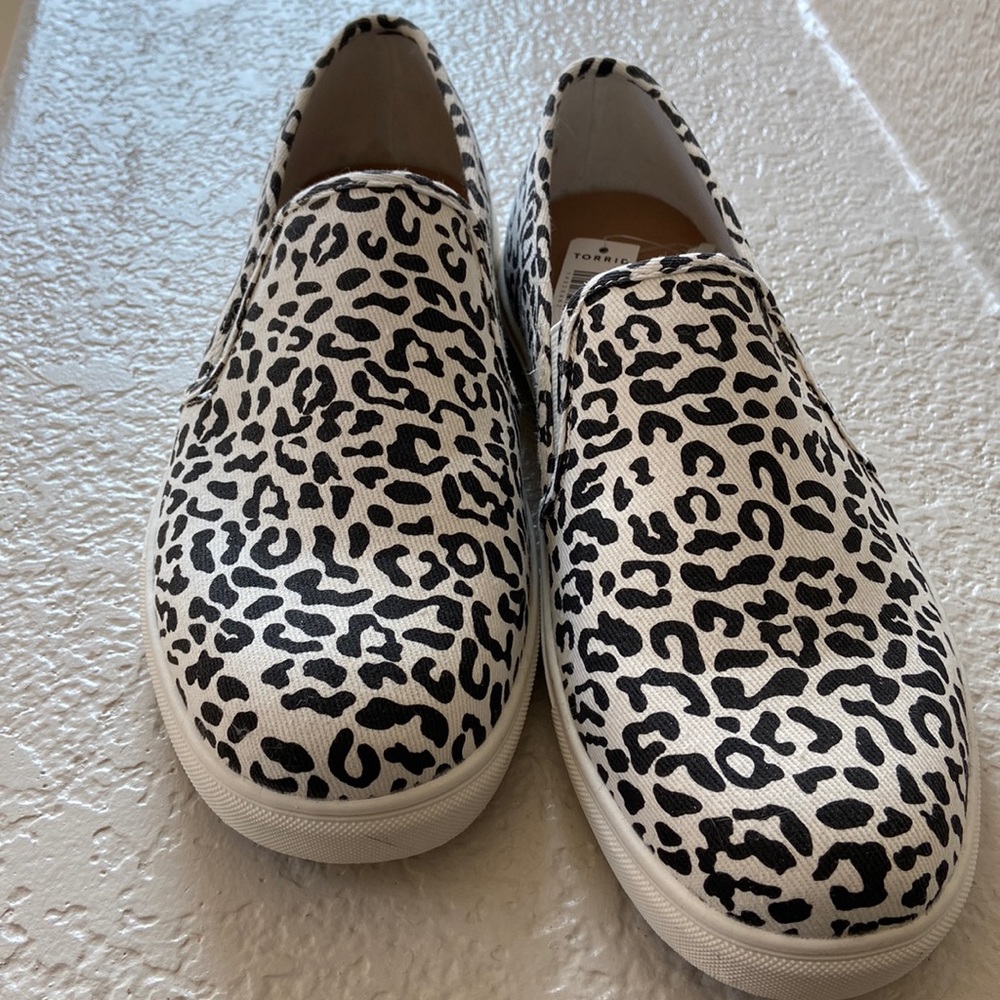 Leopard print slip-on sneaker